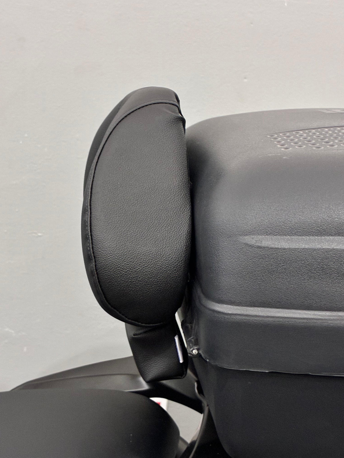 encosto caramelo baslu, placa pvc interna, espuma densidade 33
