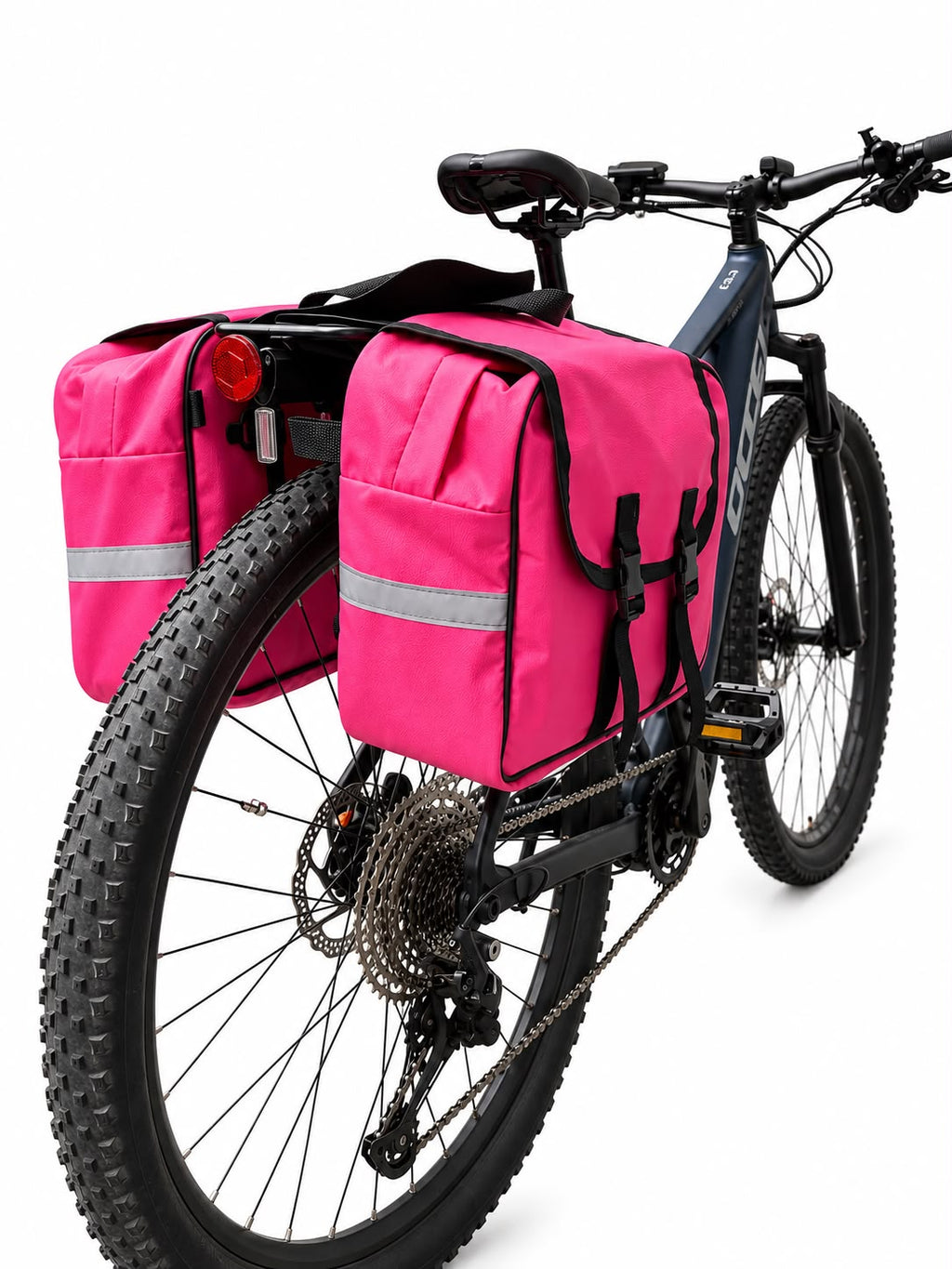 Alforje 40L Bike Baslu pink instalado no bagageiro da bicicleta
