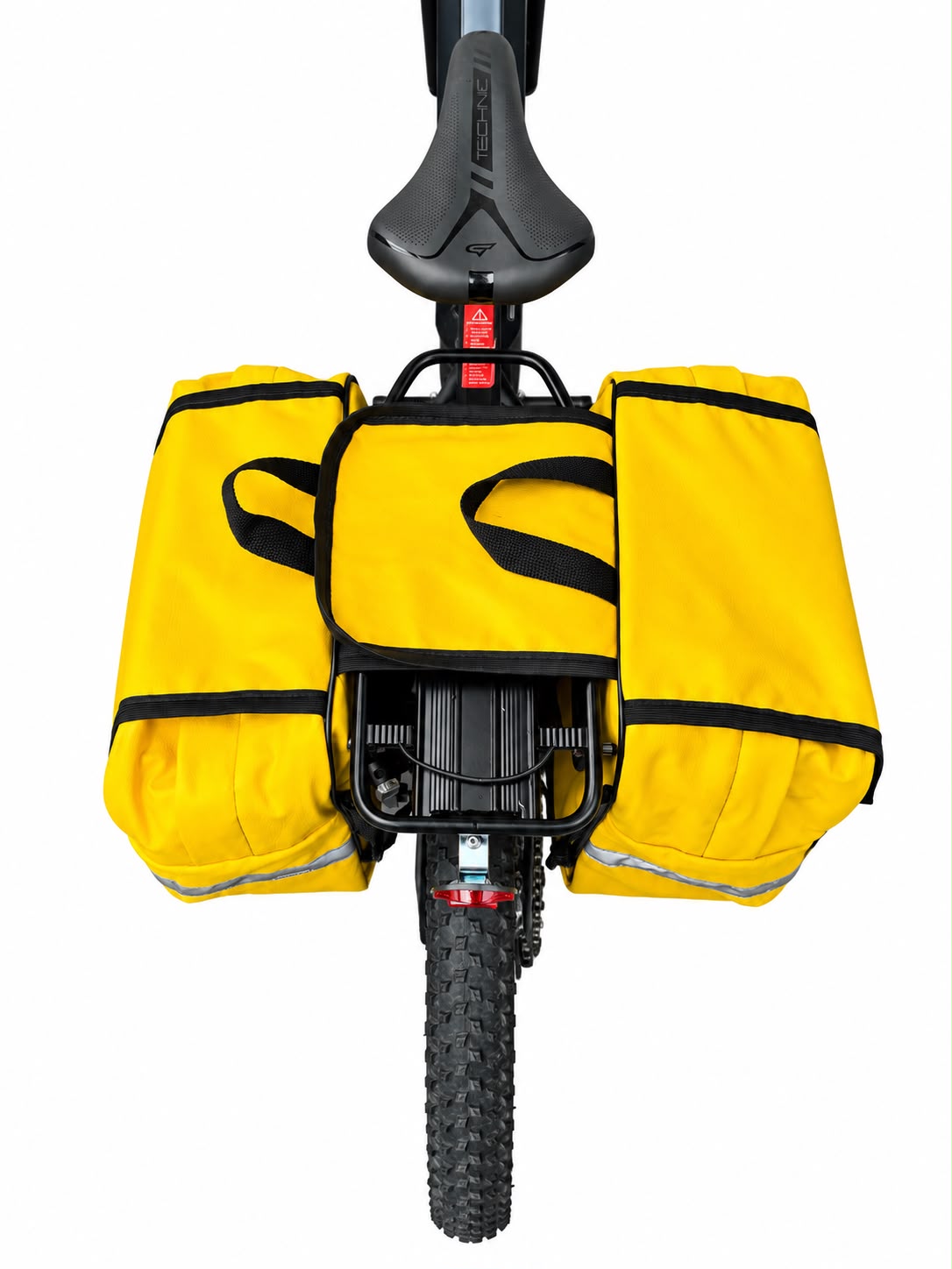 Alforje 40L Bike Baslu amarelo instalado no bagageiro da bicicleta