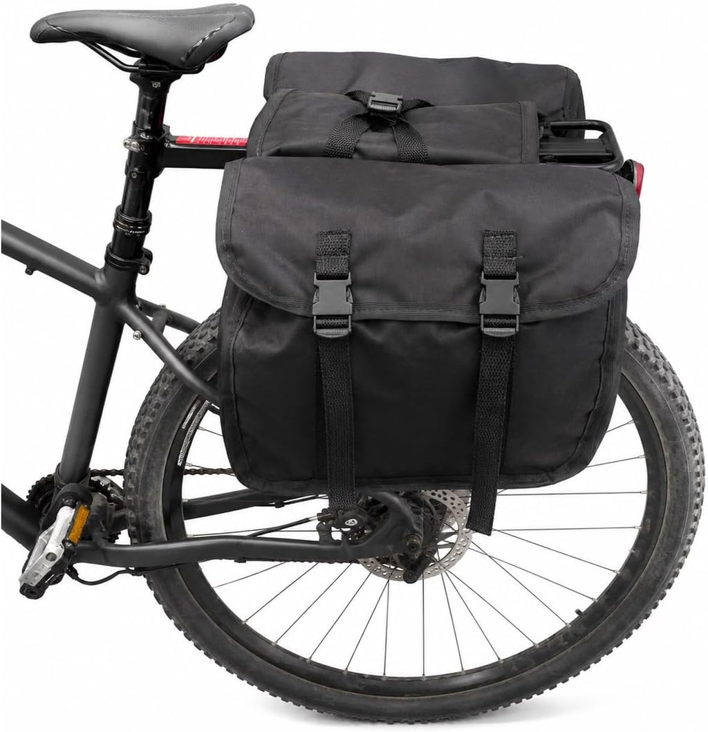 Alforge Bike 60 Litros Baslu preto instalado no bagageiro traseiro da bicicleta, vista lateral