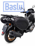 Alforje Baslu 58 litros preto instalado dos dois lados de uma moto, vista traseira lateral