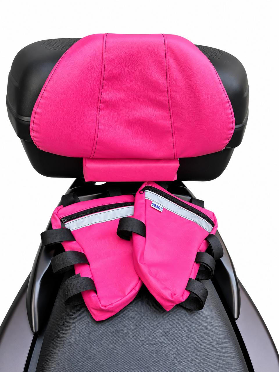 Kit Encosto Premium + Alforje Frontal em V Baslu pink: produto isolado, vista traseira do encosto com o alforje