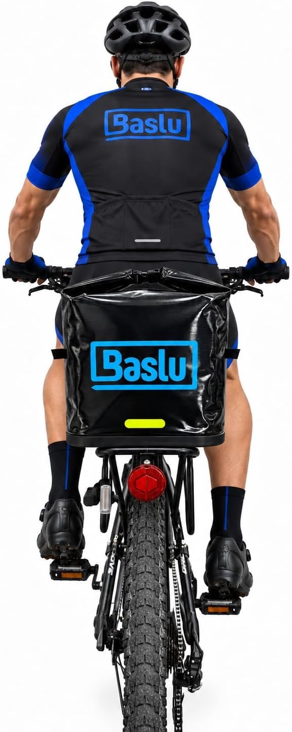 Ciclista de costas com o Baúflex Bike 45L Baslu preto instalado no bagageiro traseiro