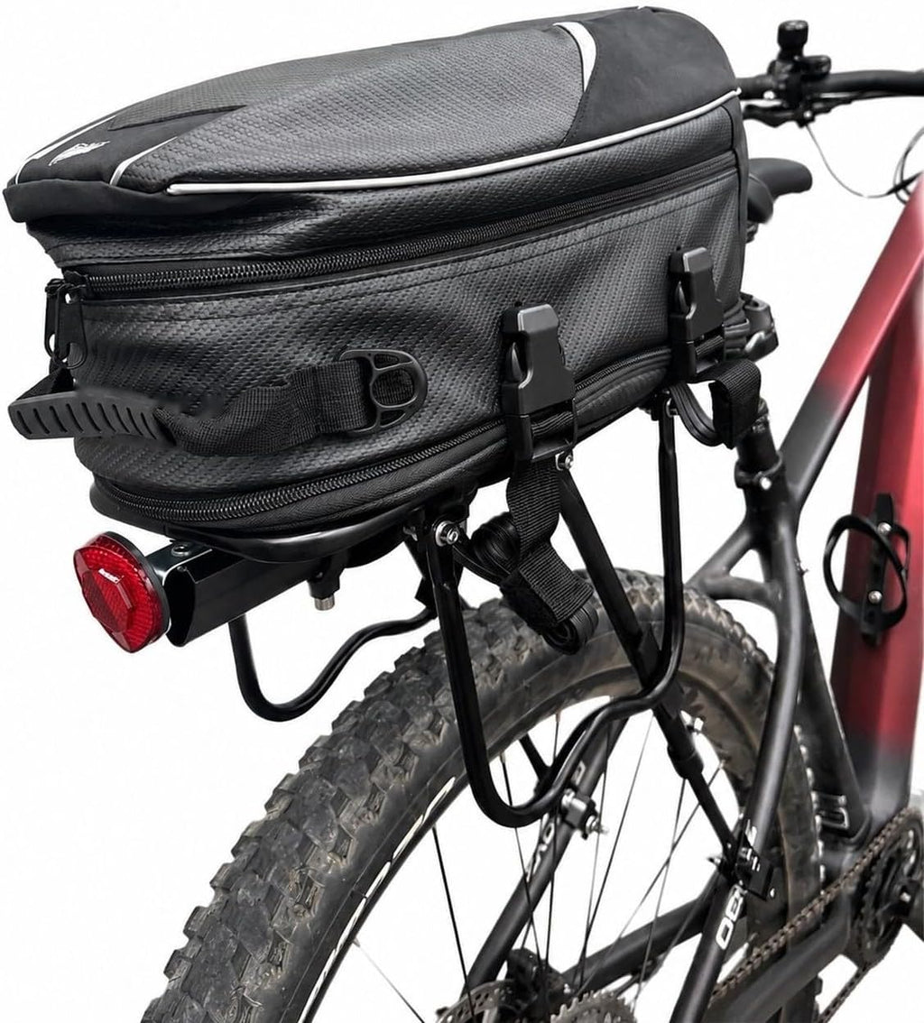 Bolsa baú Baslu 21L preta presa no bagageiro traseiro de uma bicicleta