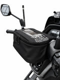 Bolsa de guidão para moto e scooter Baslu na cor preta instalada no guidão