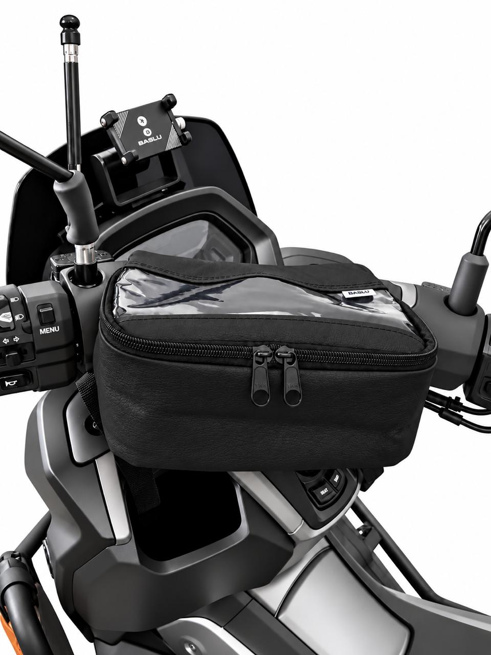 Bolsa de guidão impermeável Baslu preta vista frontal no guidão da moto