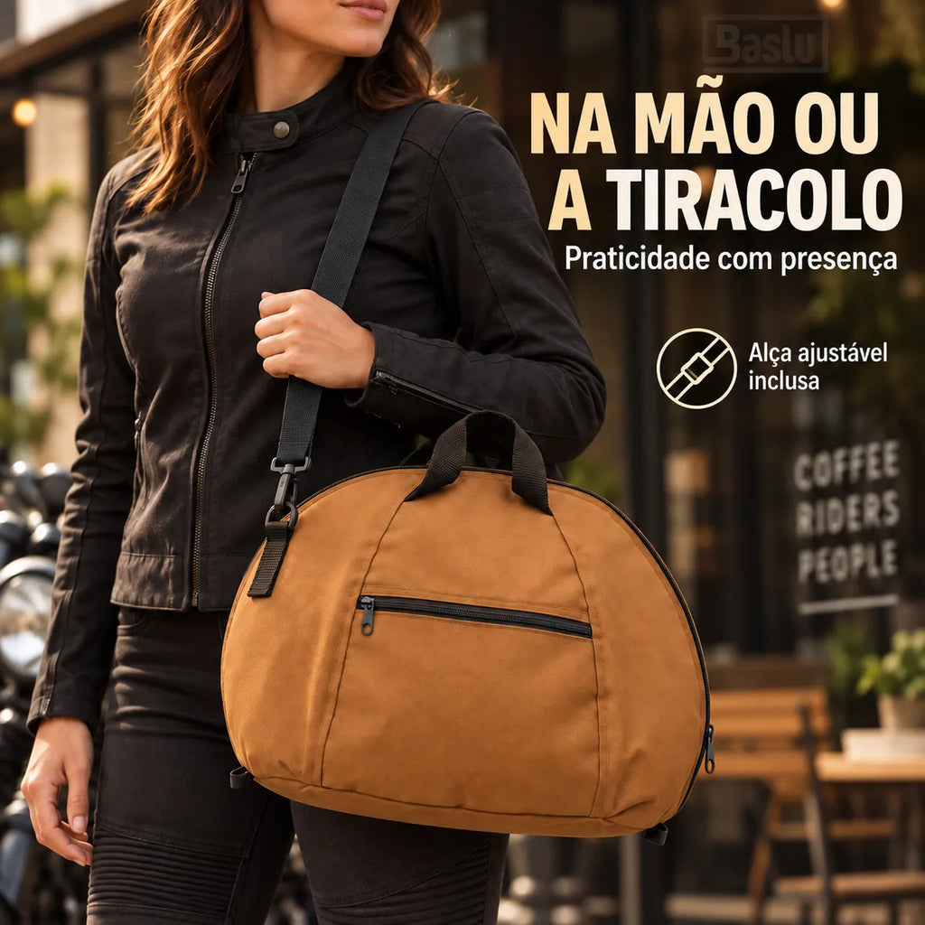 Mulher levando a bolsa porta capacete Baslu caramelo a tiracolo com alça ajustável