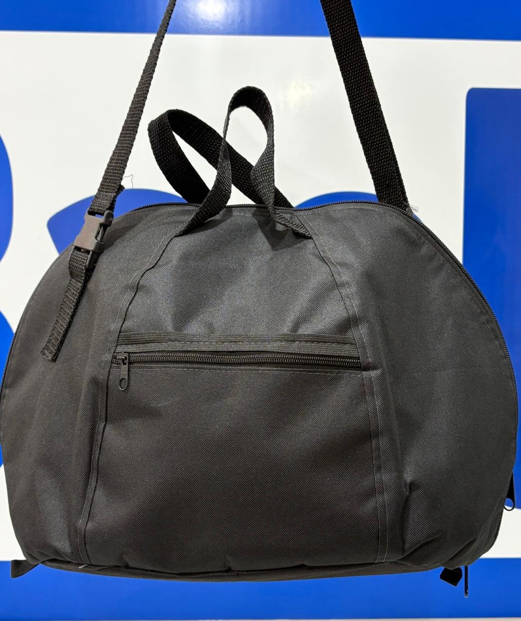 Bolsa porta capacete para moto Baslu preta com alça de ombro