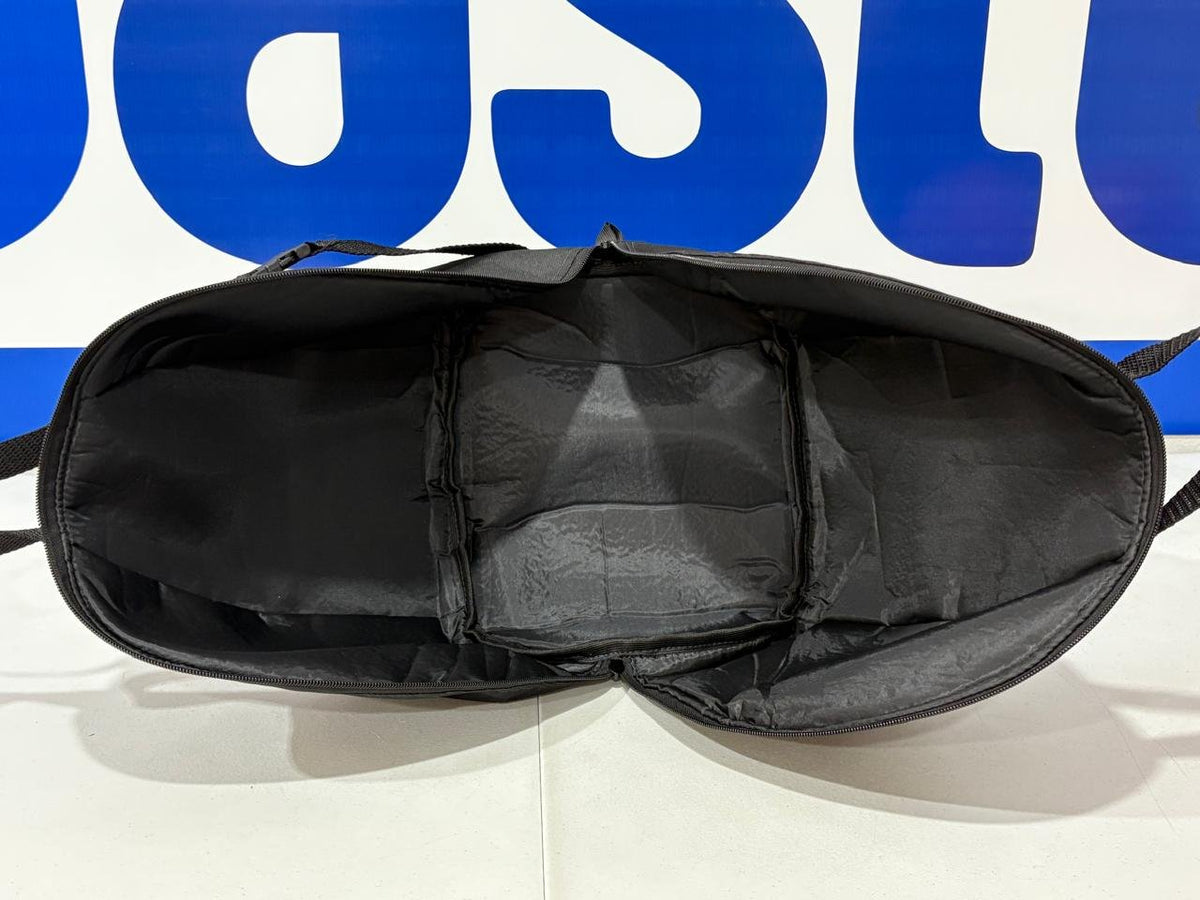 Interior acolchoado da bolsa porta capacete Baslu preta