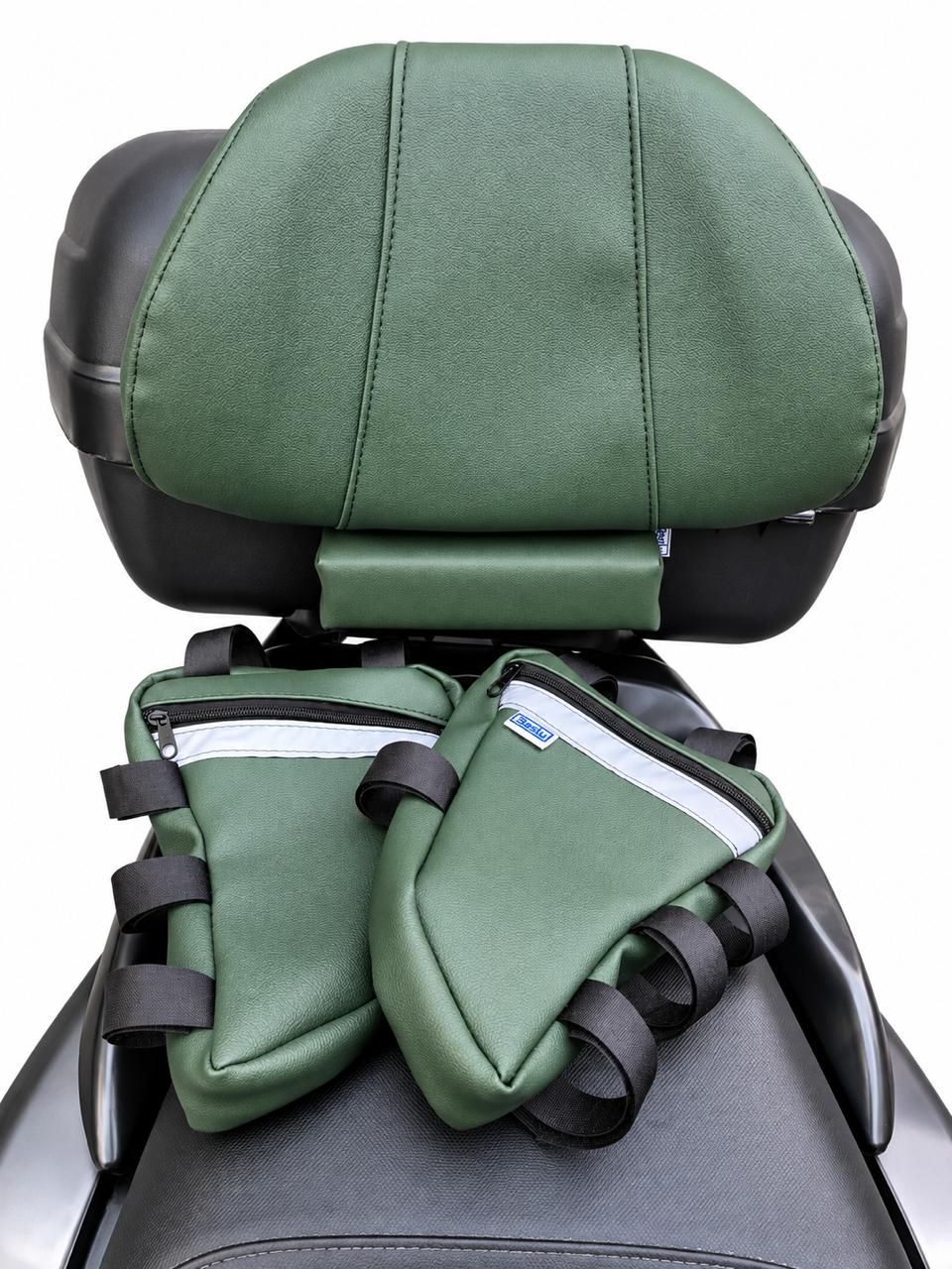 Kit Encosto Premium + Alforje Frontal em V Baslu verde militar: produto isolado, vista traseira do encosto com o alforje
