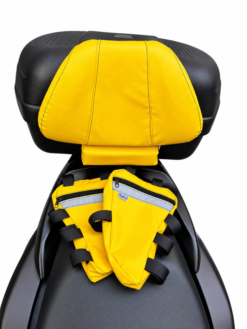 Kit Encosto Premium + Alforje Frontal em V Baslu amarelo: produto isolado, vista traseira do encosto com o alforje