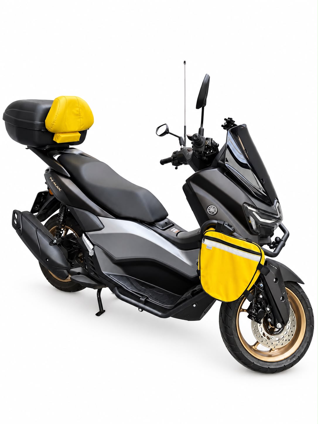 Kit Encosto Premium + Alforje Frontal Retangular Baslu amarelo instalado na moto, detalhe do baú e do alforje