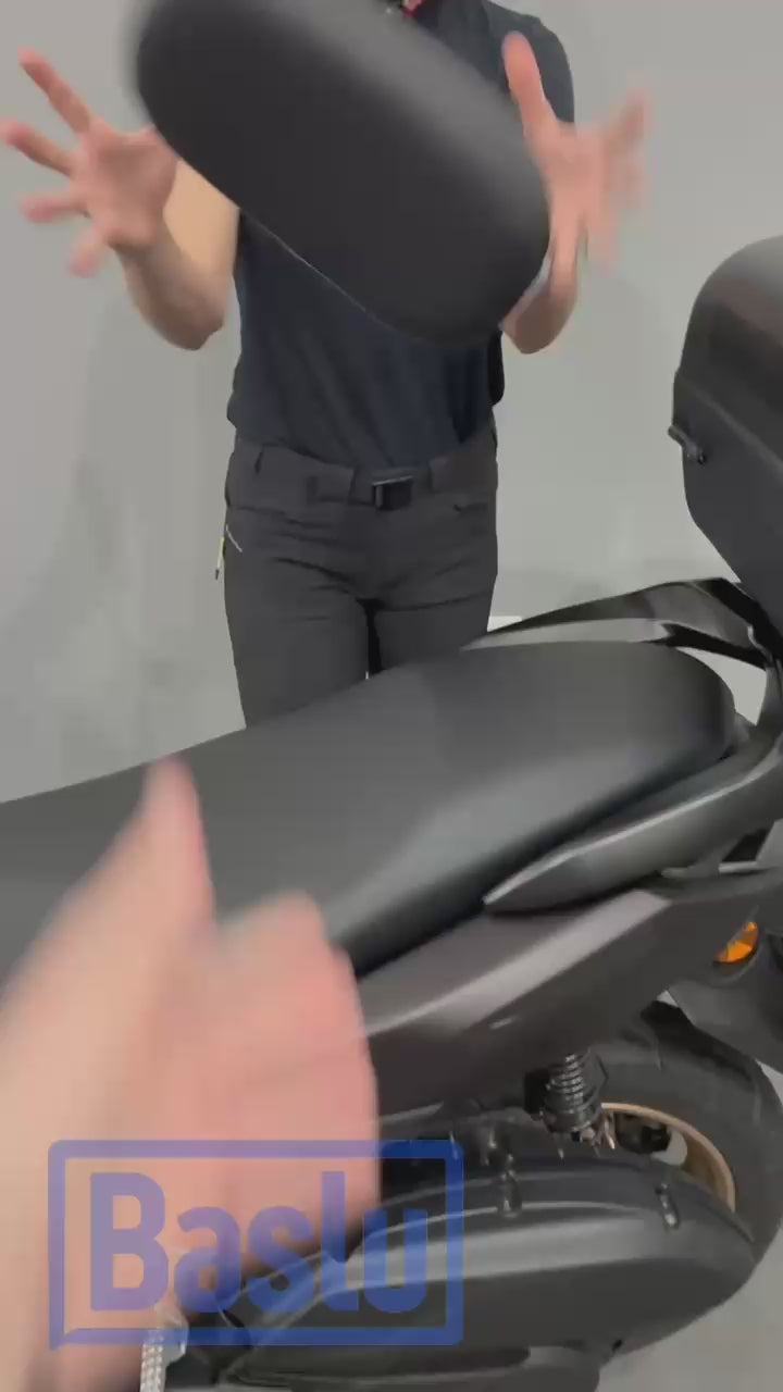 Vídeo demonstrativo do encosto almofada preto Baslu, mostrando instalação e acabamento no bauleto