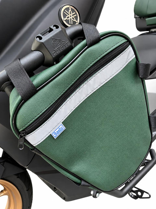 Alforje frontal para carenagem Baslu verde militar: par completo, vista frontal em fundo branco